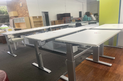 PTIOF has desk options that allow your office staff to work standing or sitting.  Come see our large selection of inventory today!